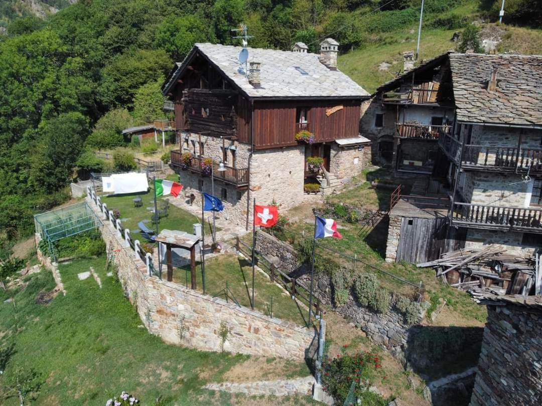 Le Petit Coeur Otel Fontainemore Dış mekan fotoğraf