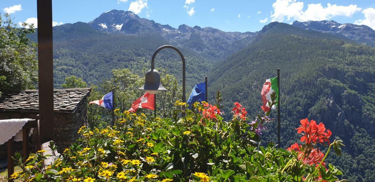 Le Petit Coeur Otel Fontainemore Dış mekan fotoğraf